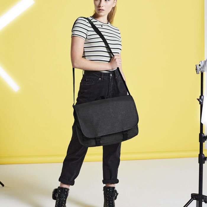 Two-tone digital messenger Thumbnail